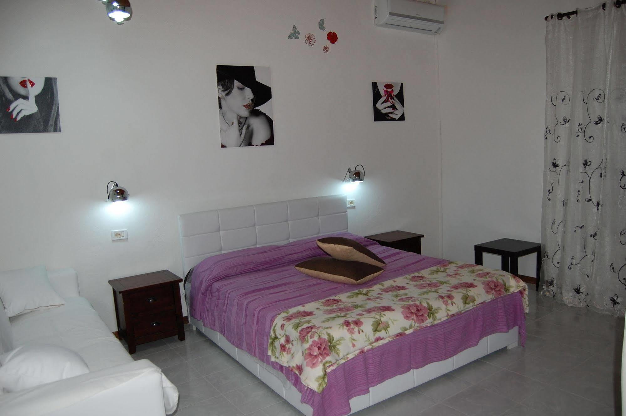 Bed and Breakfast Il Mirto E La Rosa Arenella  Exterior foto
